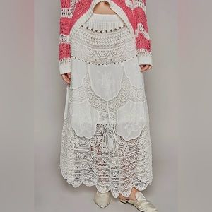 COPY - Crochet Waved Edge Point Solid
Long Skirt